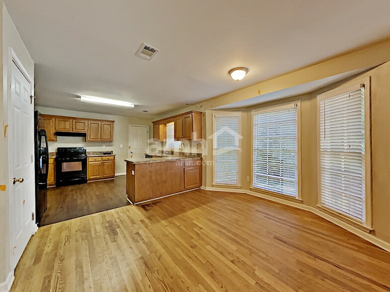Building Photo - 590 Oxford Crest Ct NW