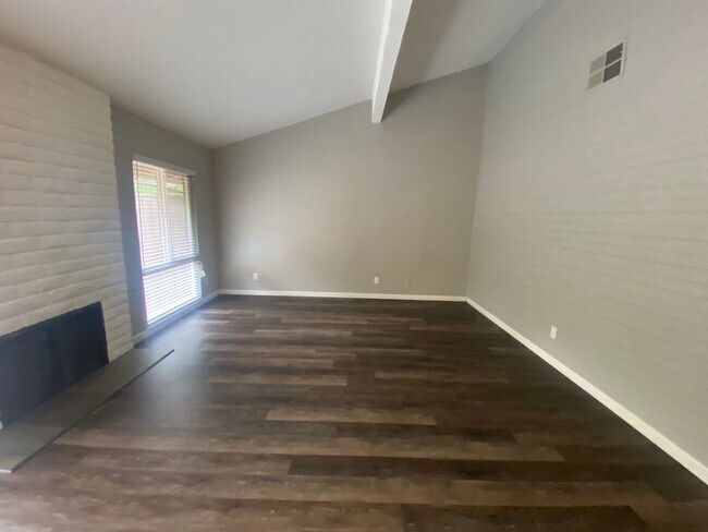 Building Photo - 9746001/45