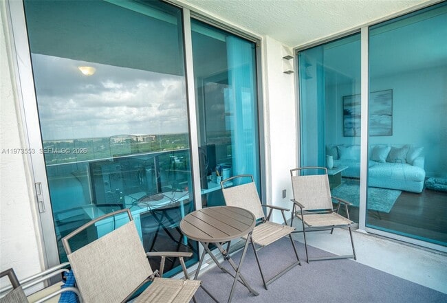 Building Photo - 2641 N Flamingo Rd