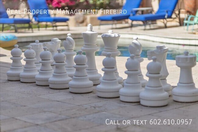 Building Photo - 4921 S Vista Pl