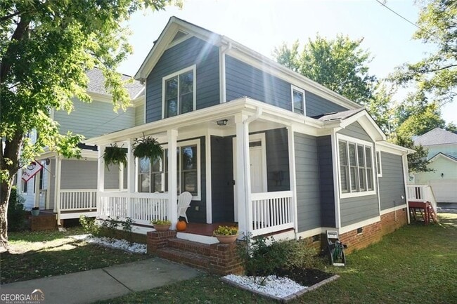 Primary Photo - 85 Hammock Pl SE