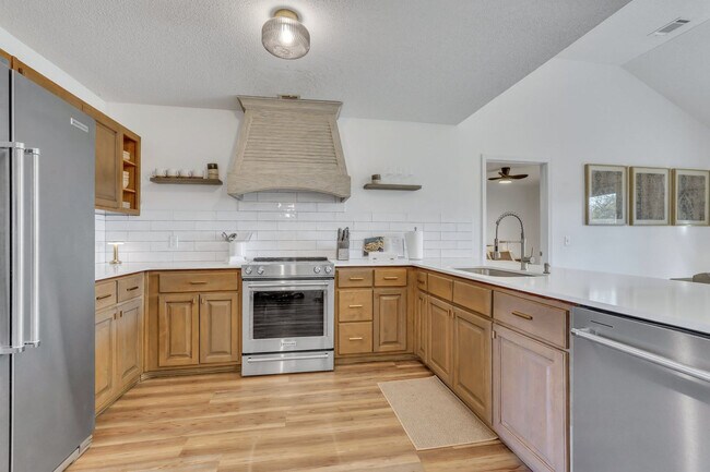 Building Photo - 142 West Tisbury Lane