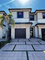 Building Photo - 15860 NW 91st Ct