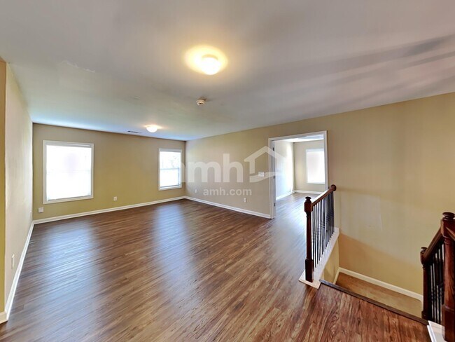 Building Photo - 5655 Livingston Ct