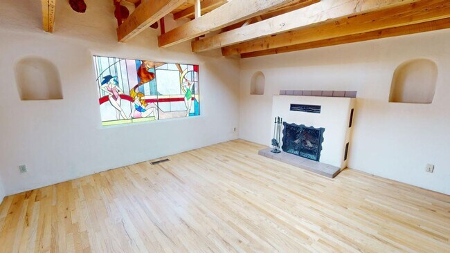 Primary Photo - 1424 Agua Fria St