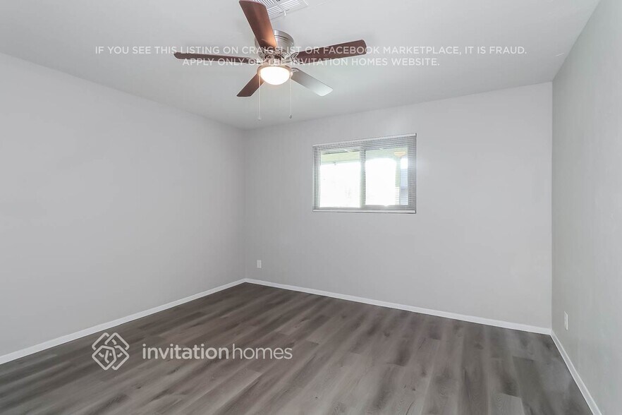 Building Photo - 811 E Alice Ave