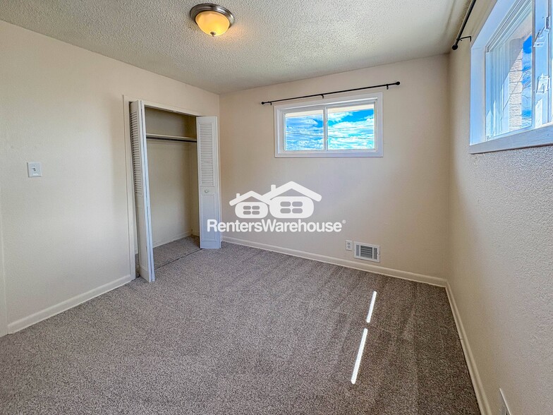 Building Photo - 7086 Jennie Dr