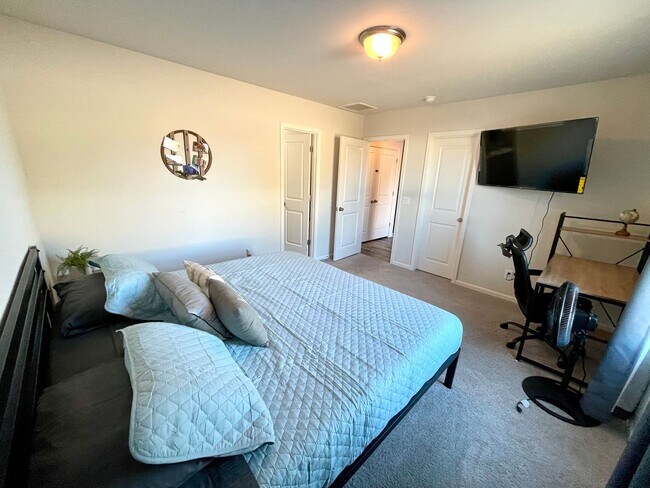 Building Photo - New 4 Bedroom Home in Bullhead City! AVAILABLE FURNISHED OR UNFURNISHED!