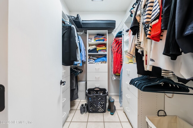 Building Photo - 75 Comares Ave