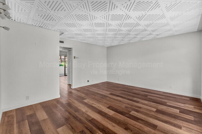 Building Photo - 500 Glenwood Cir