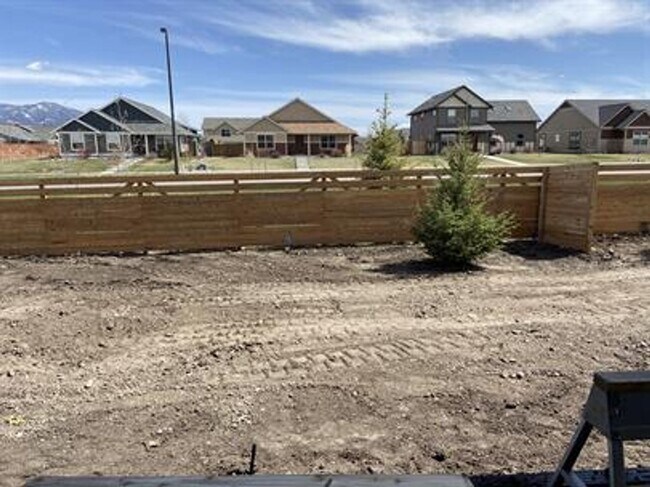 Building Photo - Spacious and Nicely Finished Townhome in Bozeman