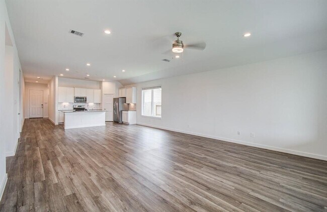 Building Photo - 309 Pleasant Hl Wy