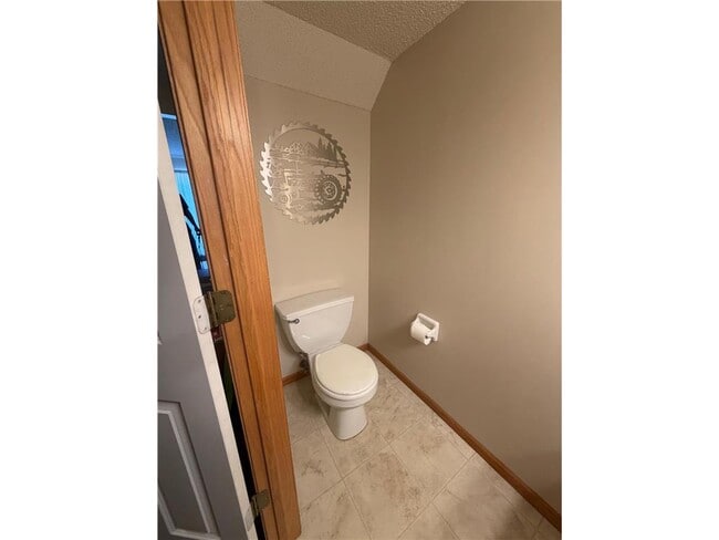 Building Photo - 8920 Pheasant Ln