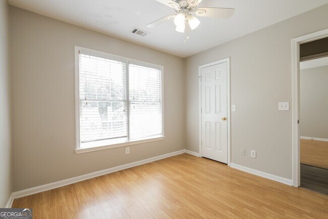 Building Photo - 605 Oxford Crest Ct NW