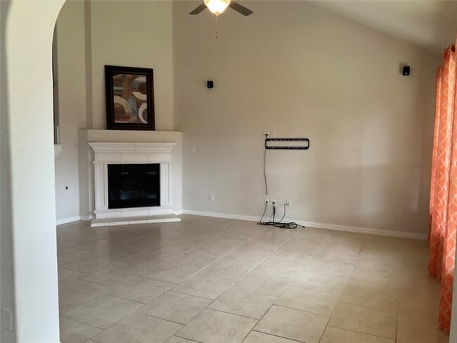 Building Photo - 3040 Seabrook Dr