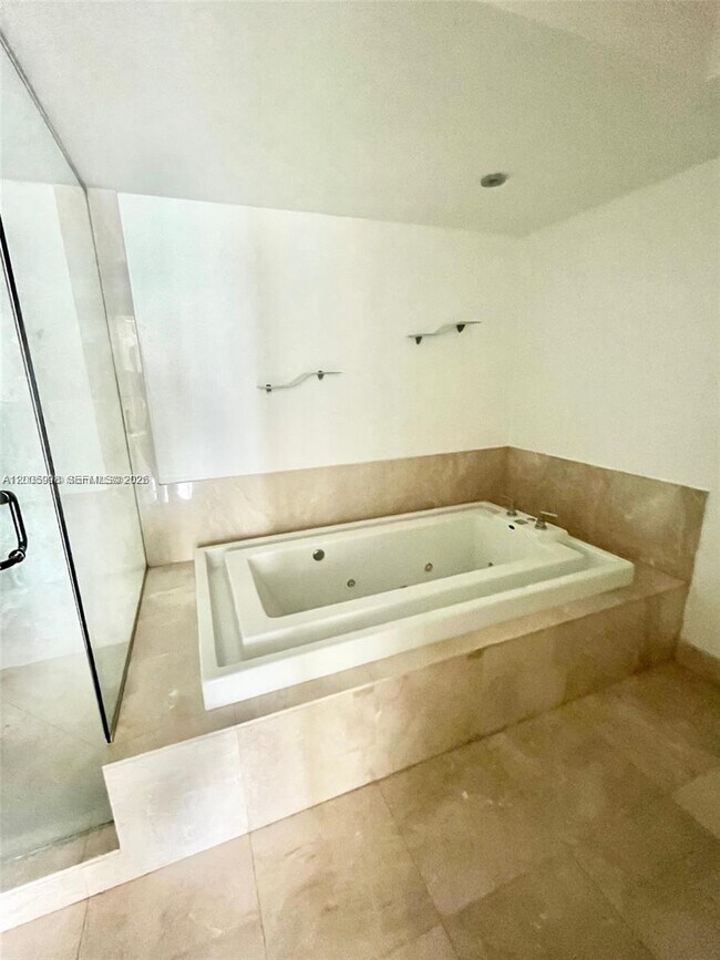 Building Photo - 218 SE 14th St