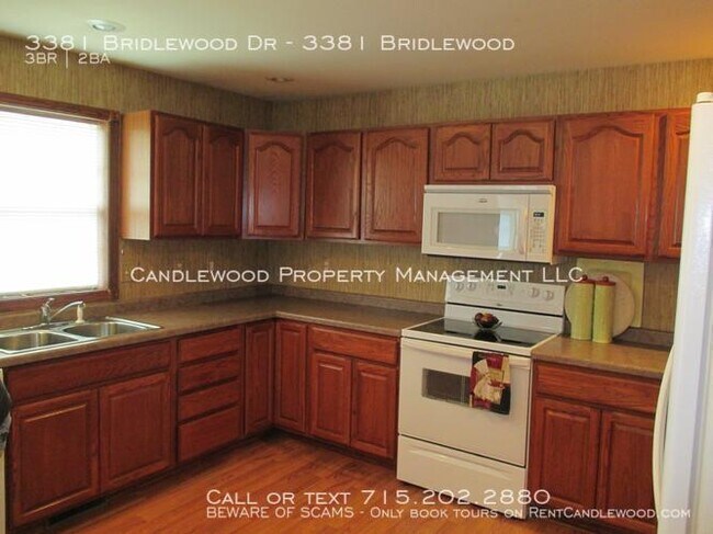 Building Photo - 3 Bedroom/2 Bathroom Split Level Duplex