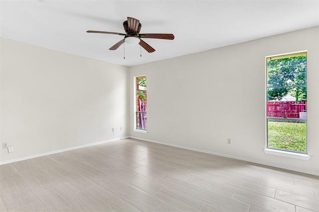 Building Photo - 403 Daisy Dr