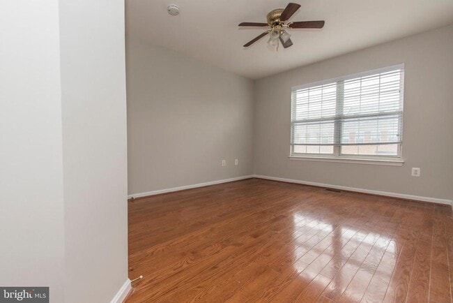Building Photo - 117 Longpoint Way