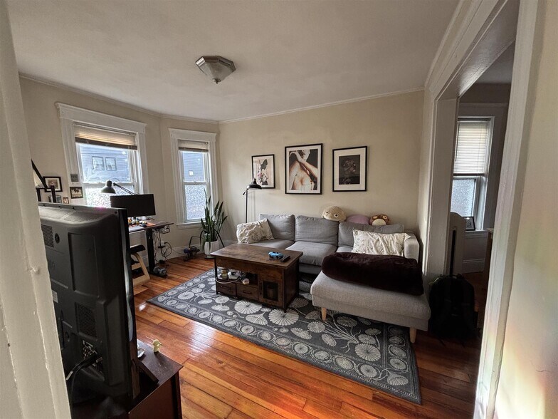 Building Photo - 9 Orrin St