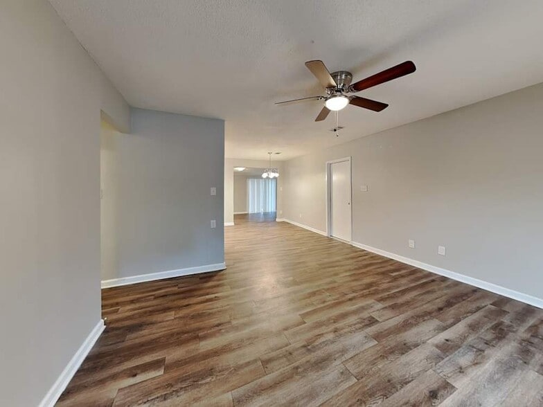 Building Photo - 721 Utoy Cir SW