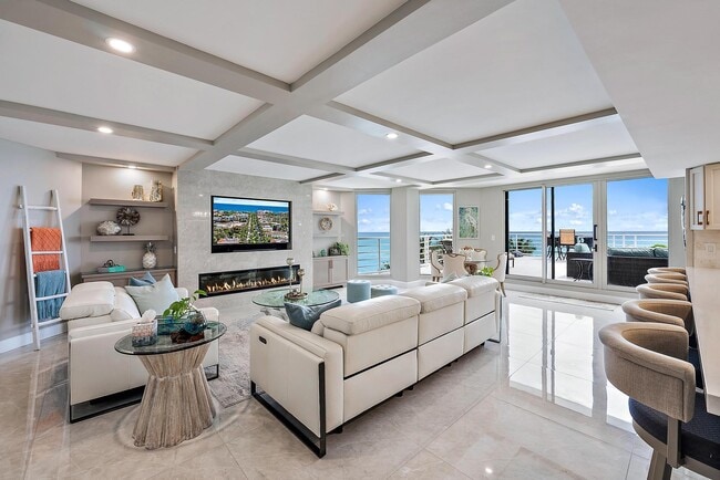 Building Photo - 176 Helios Dr