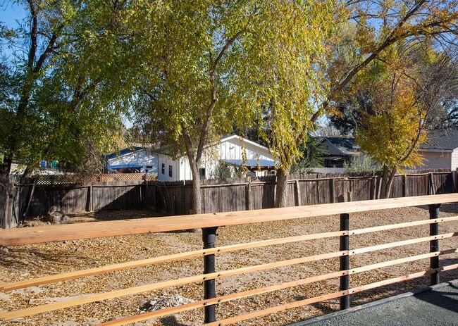 Building Photo - 136 Olive St