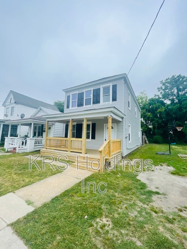 Building Photo - 1223 31st St