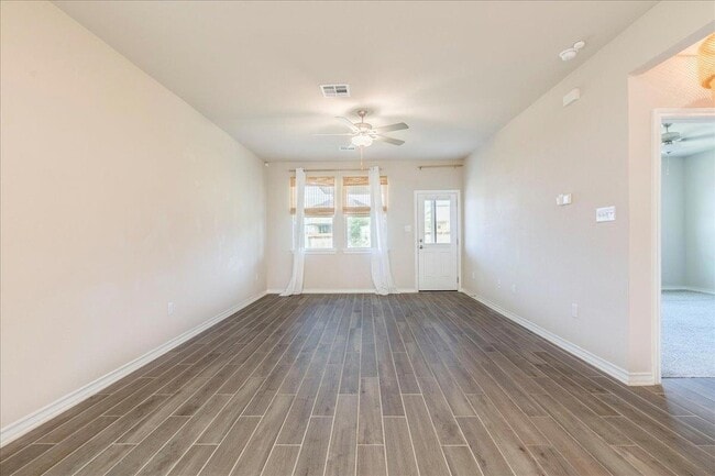 Building Photo - 133 Papaya Dr