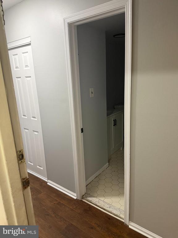 Building Photo - 526 Gia Cir