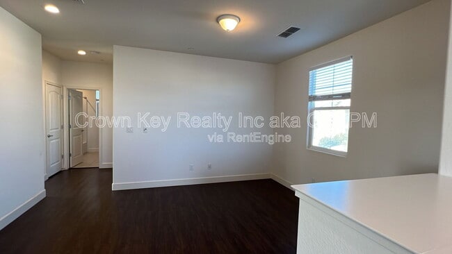Building Photo - 448 Albertina Ave