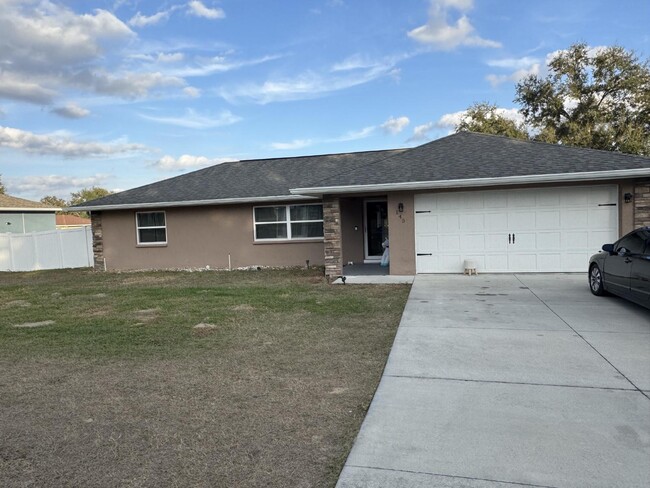 Building Photo - 3 Bedroom, 2 Bathroom, 2 Car Garage Home F...