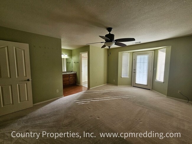 Building Photo - Spacious 4-Bedroom Home in Mary Lake Neighborhood Available Now!