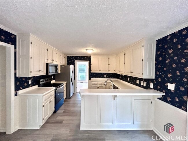 Building Photo - 120 Cedar Springs Pl