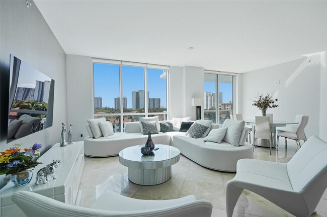 Building Photo - 3030 NE 188th St