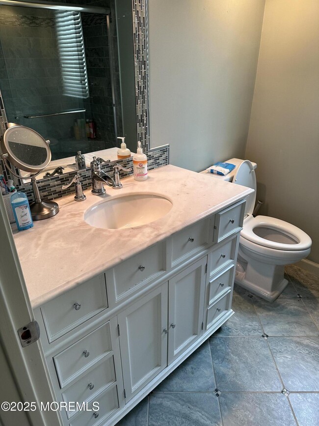 Building Photo - 988 Capstan Dr