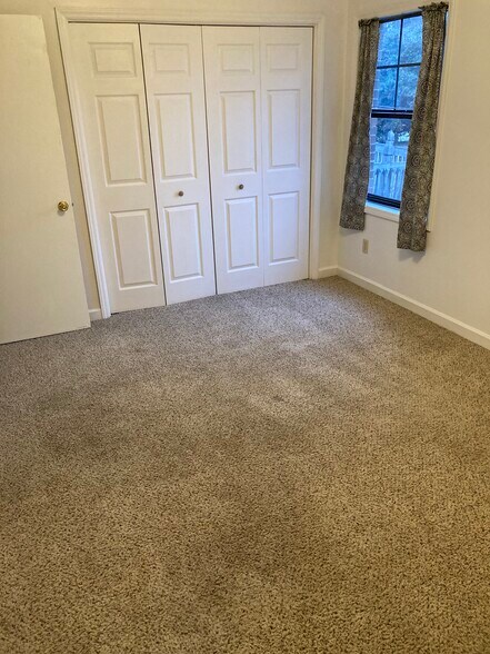 Building Photo - 211 Butterfly Dr