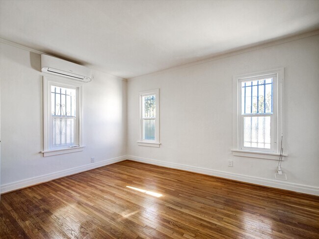 Building Photo - 243 N Berendo St