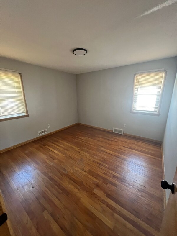 Building Photo - 4842 E 94th St