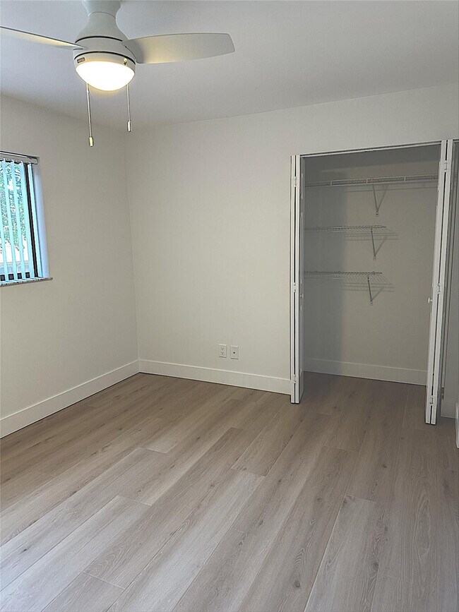 Building Photo - 5710 Coach House Cir