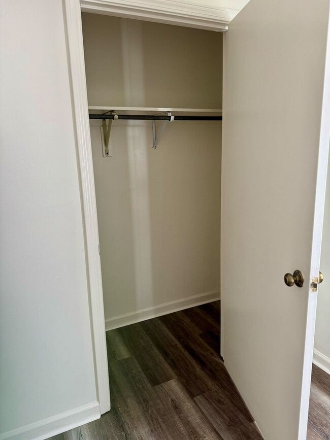 Building Photo - Newly Remodeled Duplex in Blacksburg
