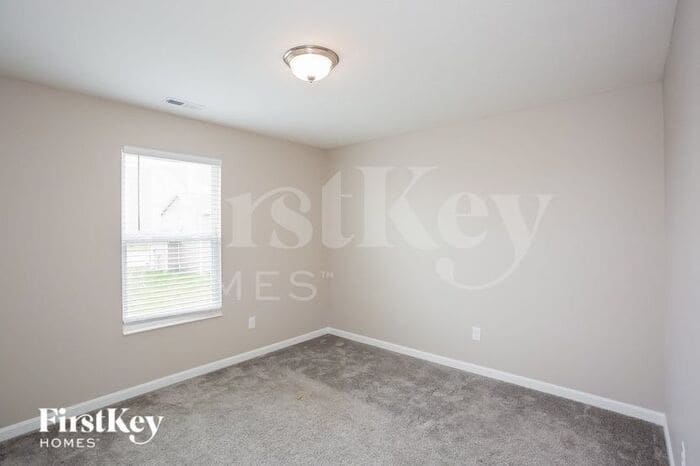 Building Photo - 671 Springdale Ln