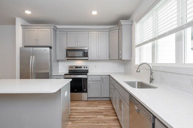 Building Photo - 3803 Lands End Ct