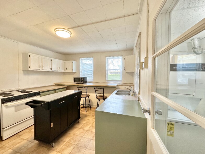 Building Photo - 1144 Upper Mulberry St