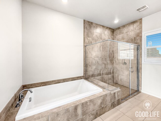 Building Photo - 3B/2BA Home with Private Elevator & Mountain Views!