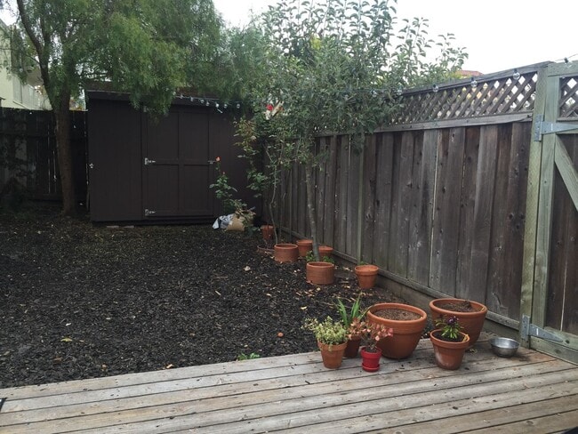Building Photo - Cute Berkeley bungalow blocks from N. Berk...