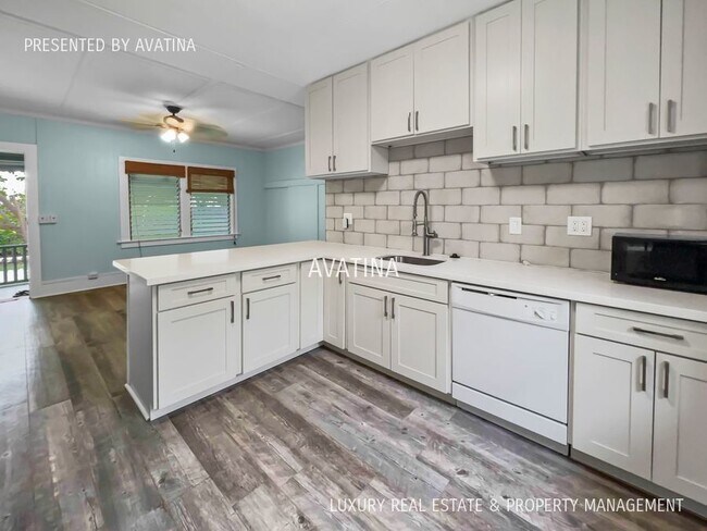 Building Photo - 117 N Kalaheo Ave
