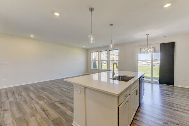 Building Photo - 8362 Kannon Dr
