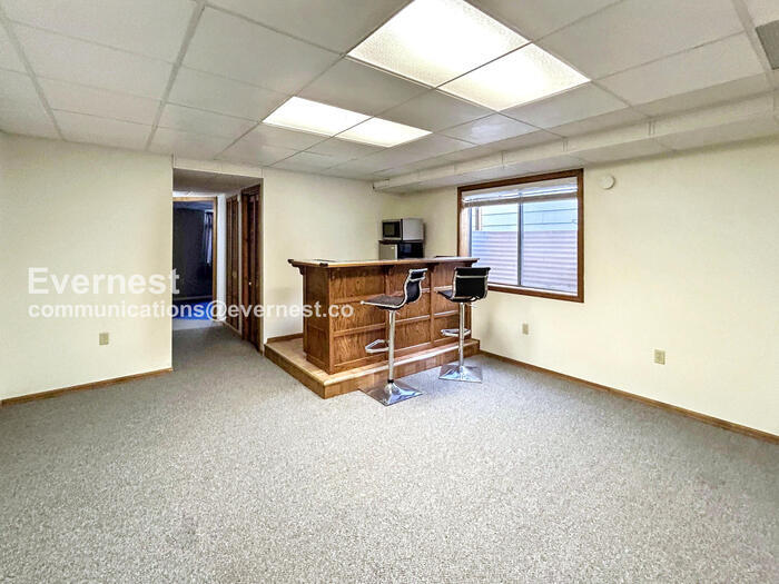 Building Photo - 6655 Lonsdale Dr