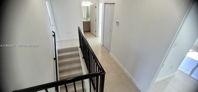 Building Photo - 110 NW 11th Ct